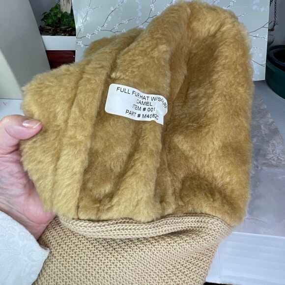 Vintage made in Canada ( tags) faux fur w/ scarf. - Picture 4 of 8